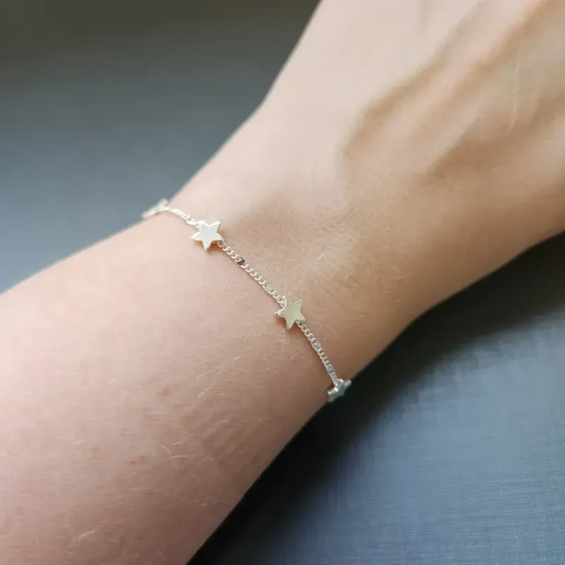 PULSEIRA PRATA ESTRELAS CHAPADOS